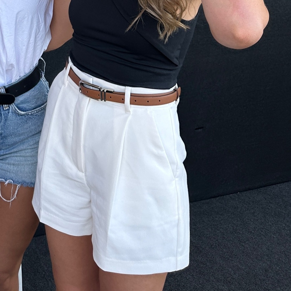 Abercrombie white tailored shorts - Size XS